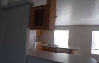 3 beds, 2 baths, $1,650