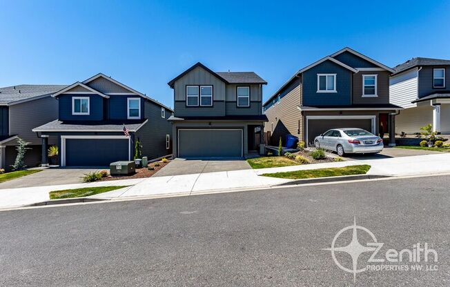 215 N LAYLA PL