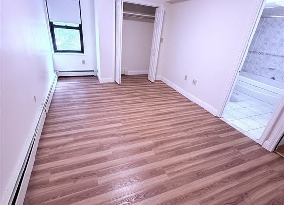 3 beds, 2 baths, 1,110 sqft, $5,100, Unit 30