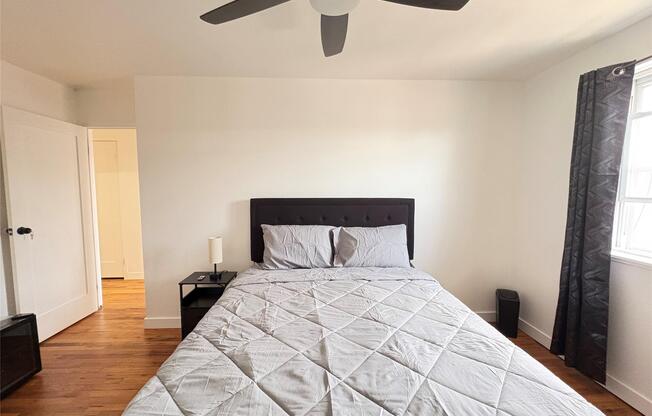 1041 E 80 ST
