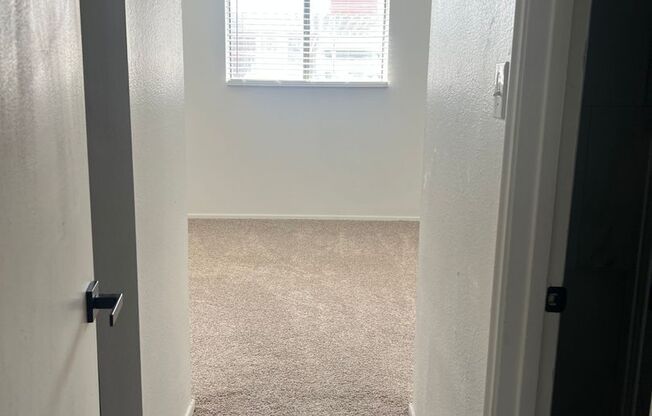 2 beds, 2 baths, 992 sqft, $1,800, Unit 15