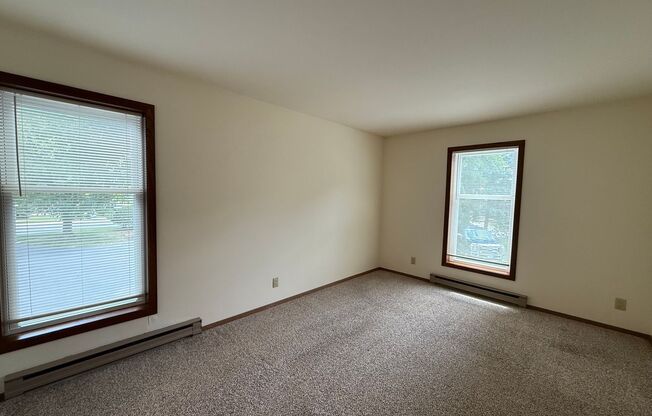 2 beds, 1 bath, 965 sqft, $1,750, Unit 7533CC