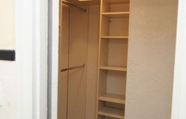 Studio, 1 bath, 300 sqft, $655, Unit Apt 408