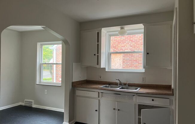 Charming 2-Bedroom Detroit Home with Vintage Appeal