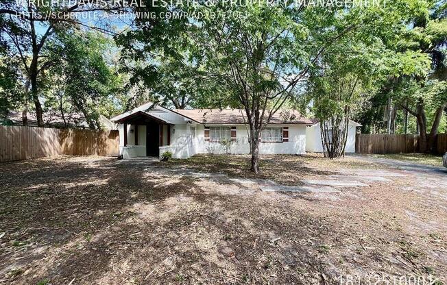 1208 E HANNA AVE