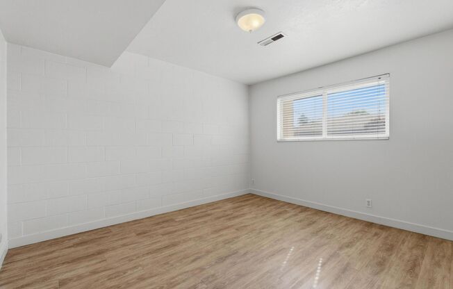 2 beds, 1 bath, 750 sqft, $1,175, Unit 31