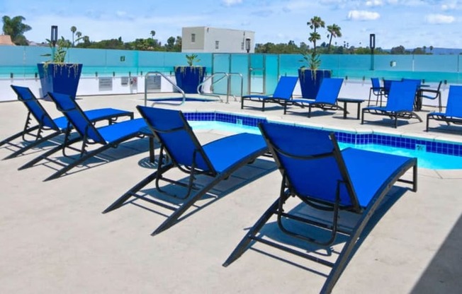 Outdoor Seating at Waterstone at Metro, Los Angeles, CA