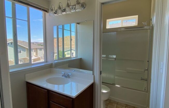3 beds, 2.5 baths, $2,300