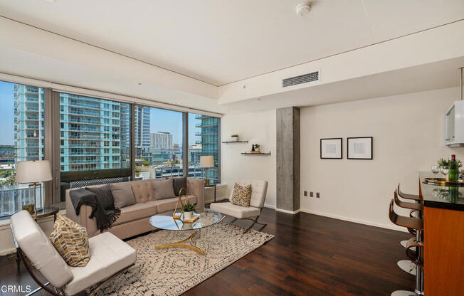 1 bed, 1 bath, 860 sqft, $3,000, Unit 914