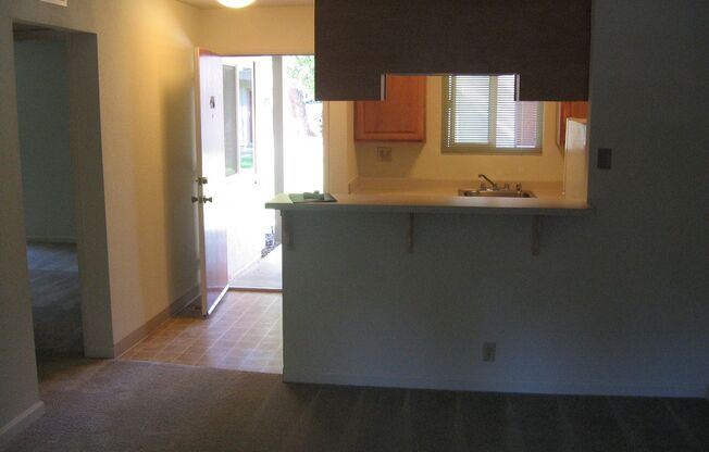 2 beds, 1 bath, 844 sqft, $2,075, Unit 416