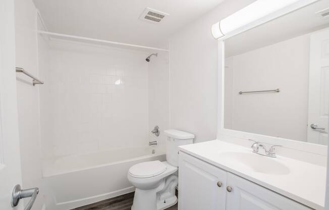 Townsend Apartments Jacksonville FL photo of   bathroom