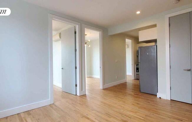 3 beds, 1 bath, $2,799, Unit 4A