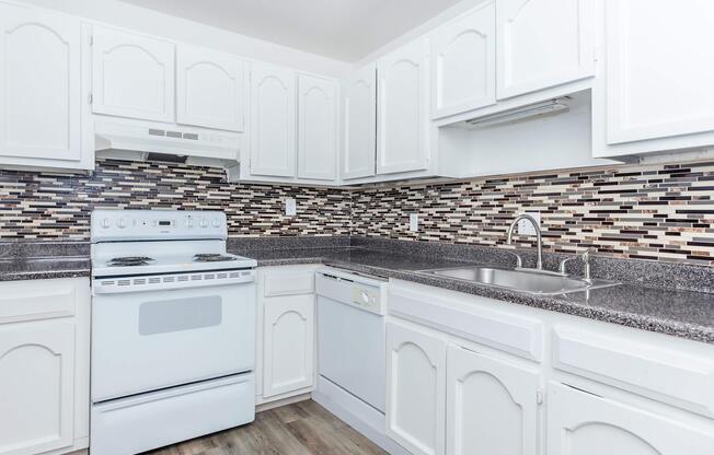 1 bed, 1 bath, 690 sqft, $875