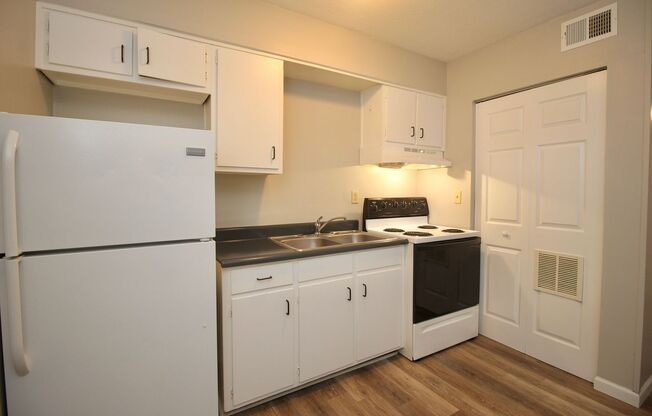 1 bed, 1 bath, 500 sqft, $995, Unit C26