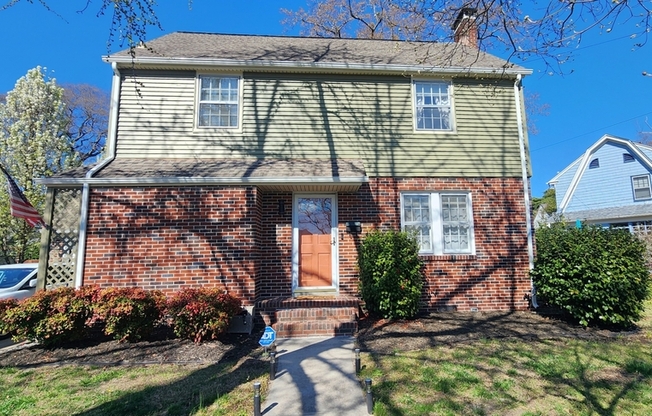 300 RUSSELL ST