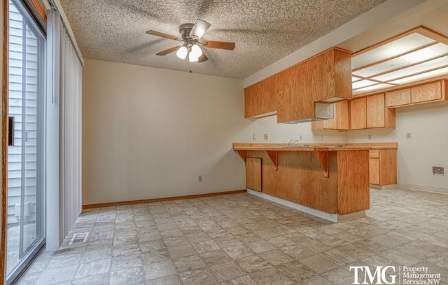 3 beds, 2.5 baths, 1,488 sqft, $1,995, Unit A