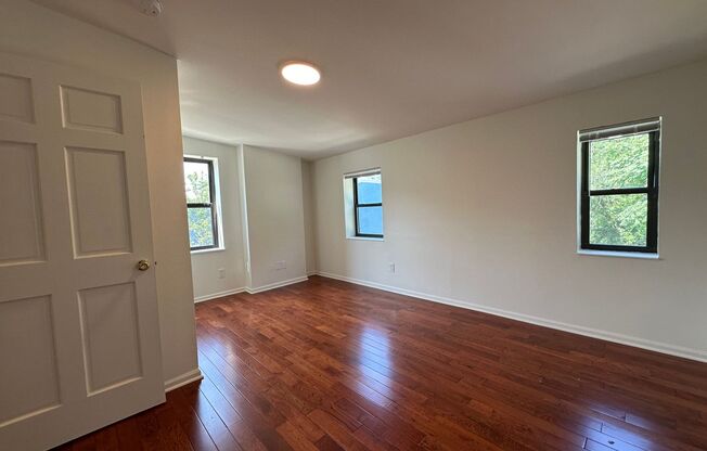 1 bed, 1 bath, 828 sqft, $1,395