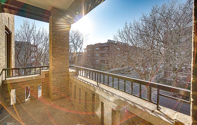 Amazing Woodlawn 3 Bedroom Apartment With 2 Full Bathrooms (pre-market)