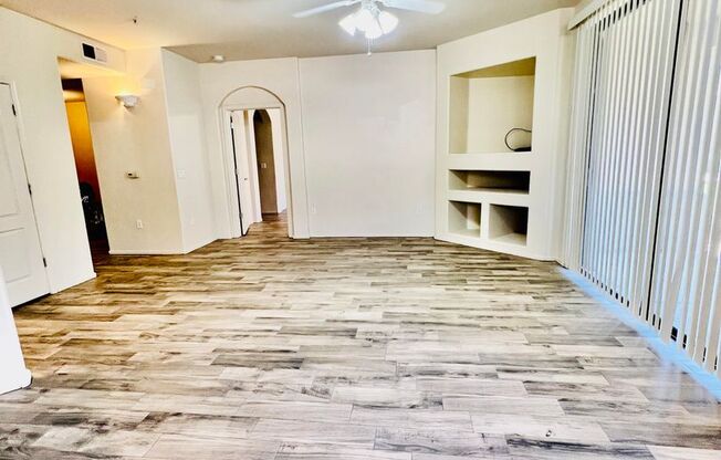 2 beds, 2 baths, 1,244 sqft, $1,899, Unit 705 W. Queen Creek #1107