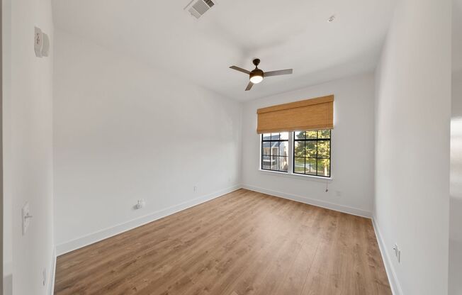 2 Bedroom Condo Near LSU in a gated community