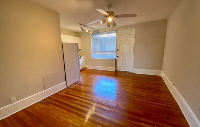 1 bed, 1 bath, 550 sqft, $1,600, Unit 963-415