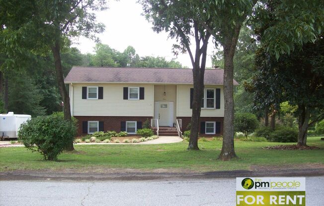 4 beds, 2.5 baths, $2,150