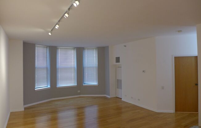1 bed, 1 bath, 725 sqft, $2,050, Unit 06B