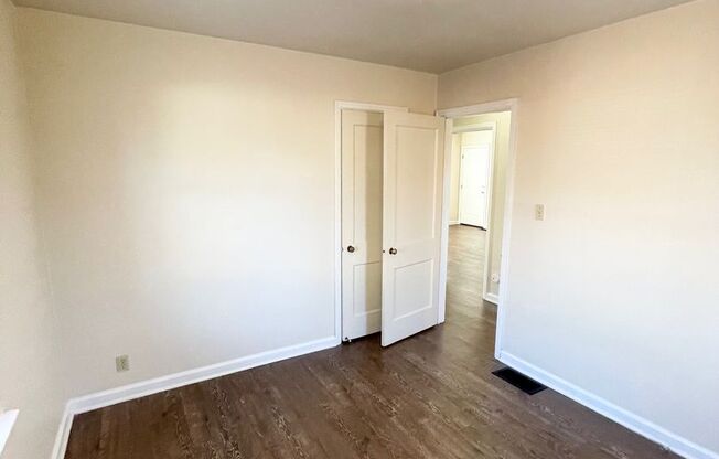 2 beds, 1 bath, 840 sqft, $925, Unit 4502-04