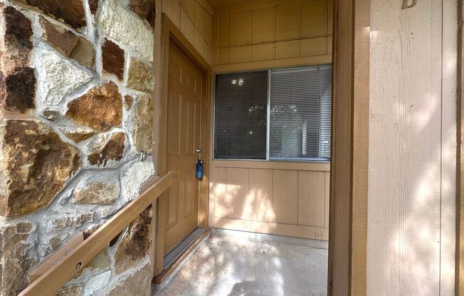 Single story 2 Bedroom 1 Bath Duplex Home for rent near Domain, W Parmer and Loop 1