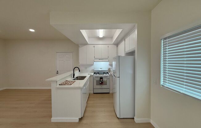 1 bed, 1 bath, 700 sqft, $1,850, Unit 201