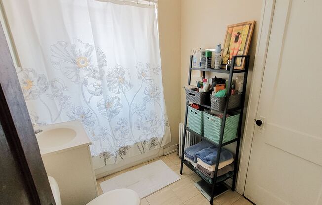 2 beds, 1 bath, 845 sqft, $1,995, Unit 3929-1S