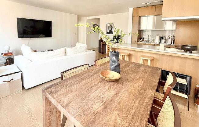 1 bed, 1 bath, $5,650, Unit 15A