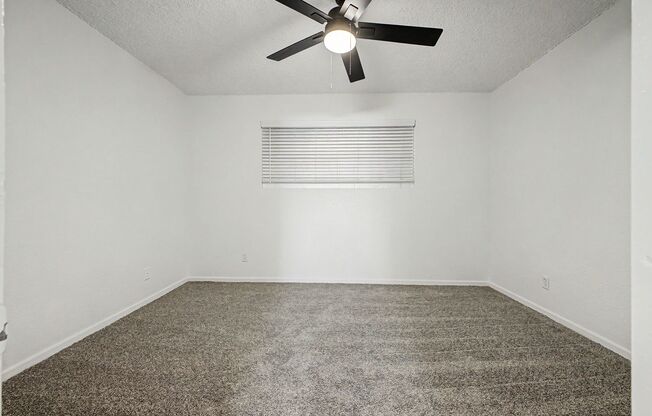 2 beds, 2 baths, 992 sqft, $1,595, Unit 24