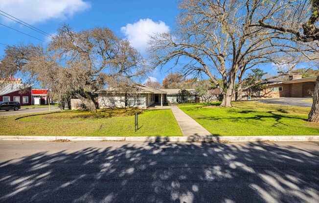 Oakhurst Duplex