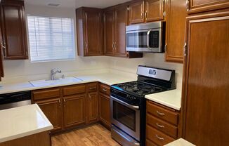 1 bed, 1.5 baths, $2,395, Unit 2