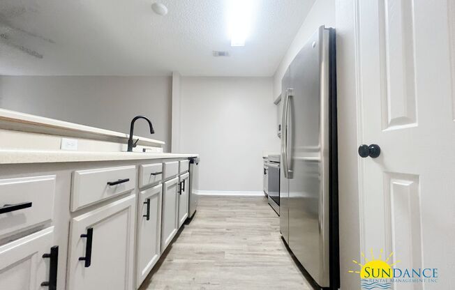 Beautiful 3 Bedroom 2-Story Unit in Navarre!