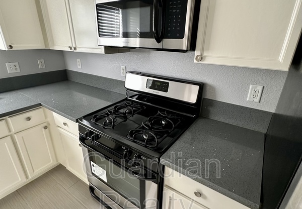 401 Pine Haven St Unit 207