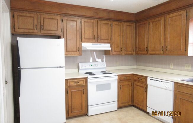 2 beds, 1.5 baths, 1,100 sqft, $950, Unit 30 Hackberry Ct