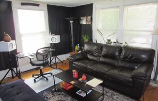 2 beds, 2 baths, $1,850, Unit 215