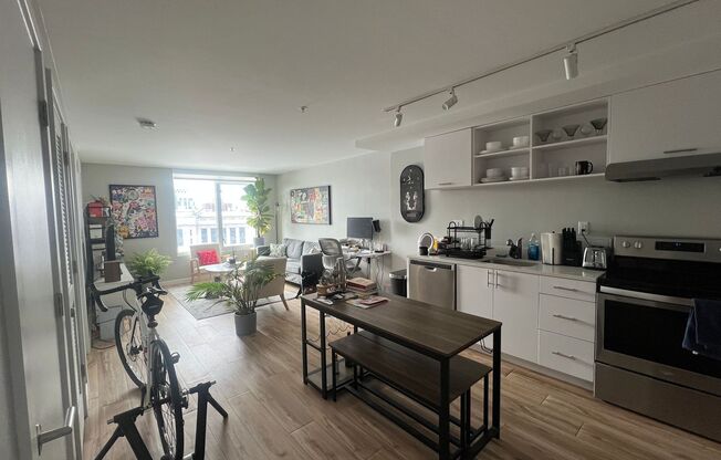 1 bed, 1 bath, 662 sqft, $1,650, Unit NK-704