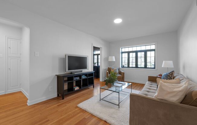 1 bed, 1 bath, 650 sqft, $1,395, Unit 202