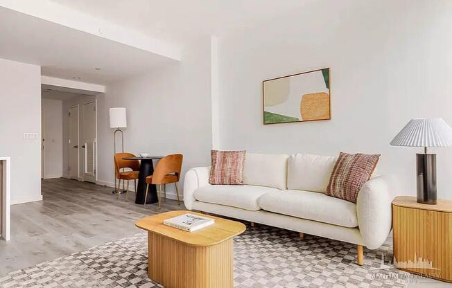3 beds, 2 baths, $9,000, Unit 4001