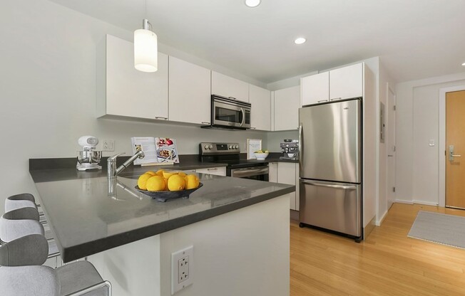 2 beds, 1.5 baths, 864 sqft, $3,975, Unit 120
