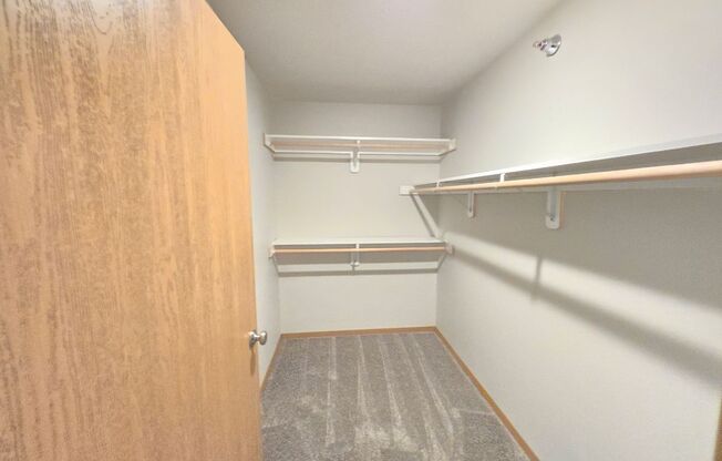 1 bed, 1 bath, 756 sqft, $1,195, Unit 3500 208