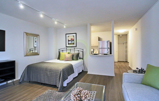 1229 N DEARBORN