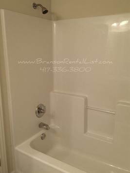 3 beds, 2 baths, $1,300