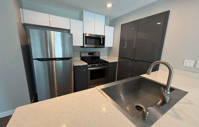 2 beds, 2 baths, 980 sqft, $2,675, Unit K202