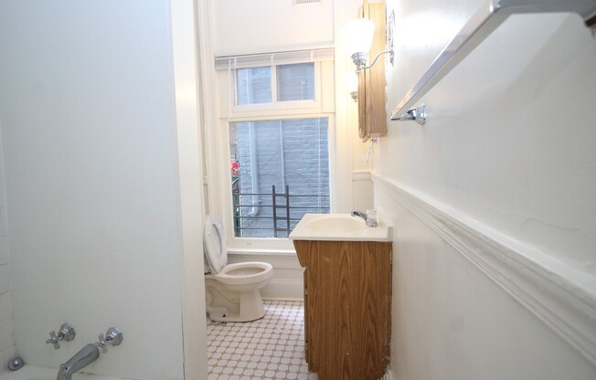 1 bed, 1 bath, 2 sqft, $950, Unit #406