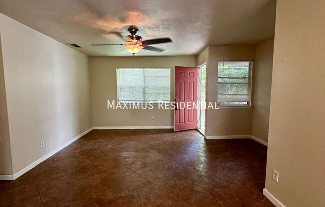 8013 LAZY LN