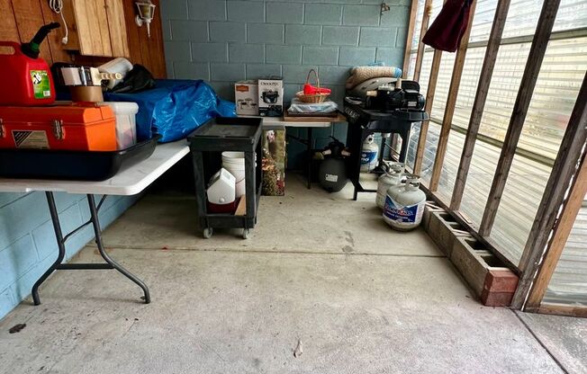 3 beds, 1 bath, $2,000